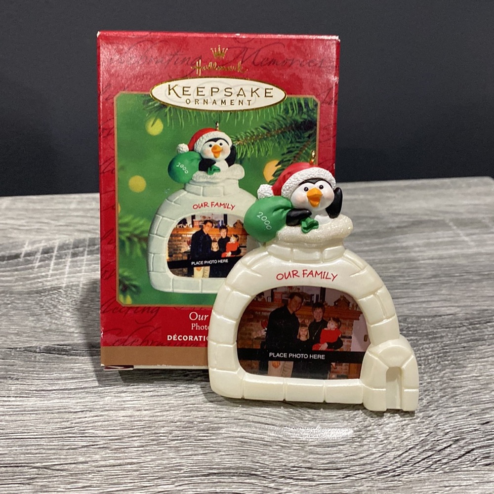 Hallmark | Our Family: Igloo & Penguin Photo Holder (2000) - Keepsake Ornament